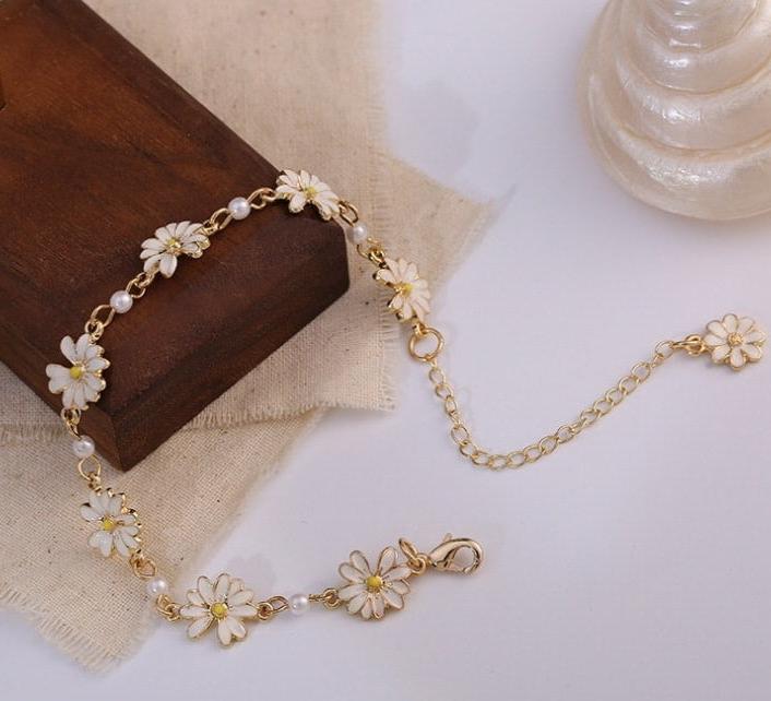 Pearl Flower Hand Bracelet