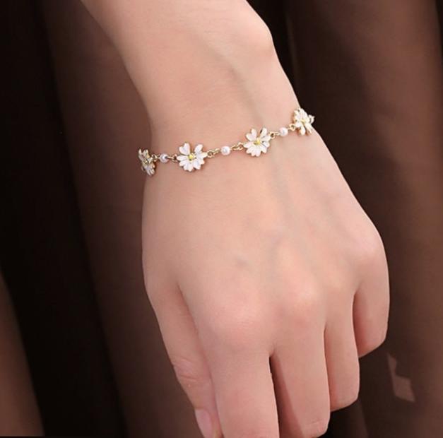 Pearl Flower Hand Bracelet